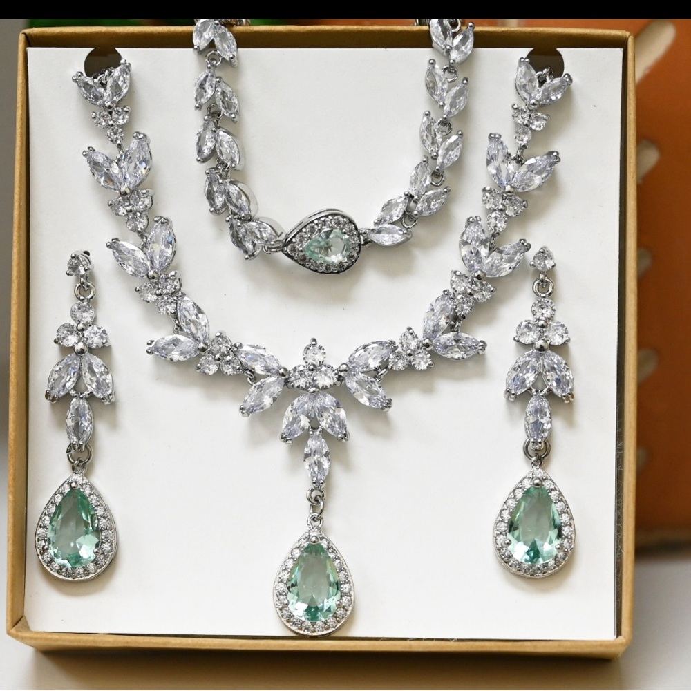 Mint green light green  Bridal Wedding Jewelry SET.